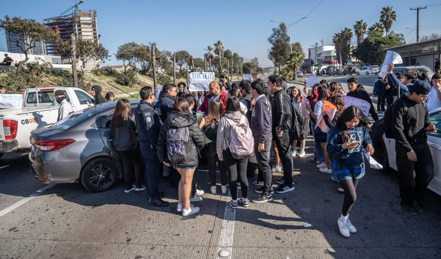 COBACH BC: Protestas estudiantiles e irregularidad en la asignación de plazas