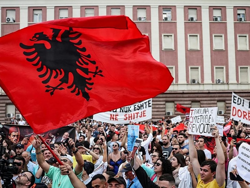 Albania; La protesta se amplifica contra el yerno de Trump